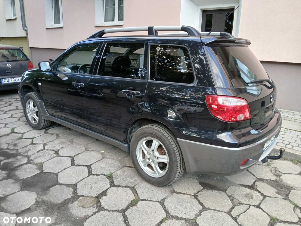 Mitsubishi Outlander - 3