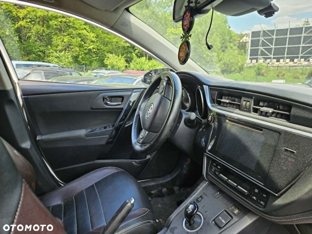 Toyota Auris 1.8 HSD Luna - 13