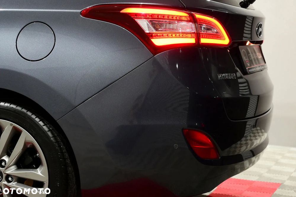 Hyundai i30 blue 1.6 CRDi DCT Passion - 38