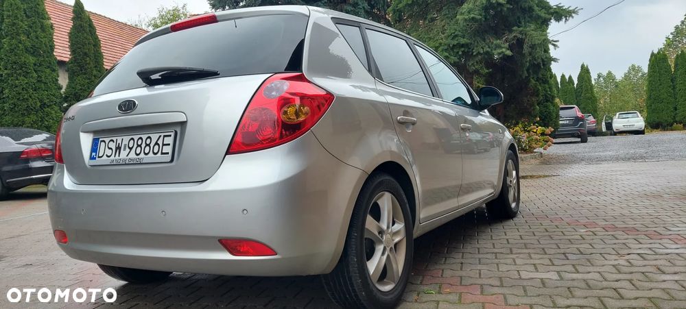 Kia Ceed - 4
