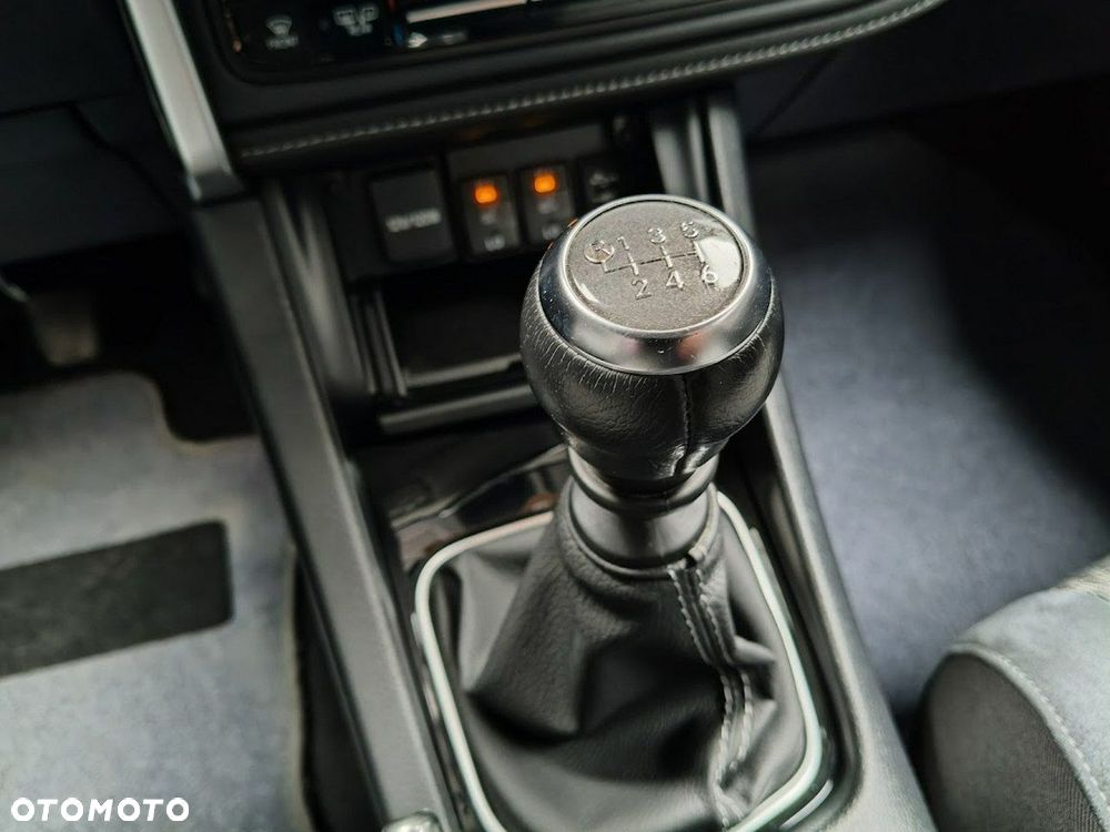 Toyota Auris 1.2 Turbo Team Deutschland - 25