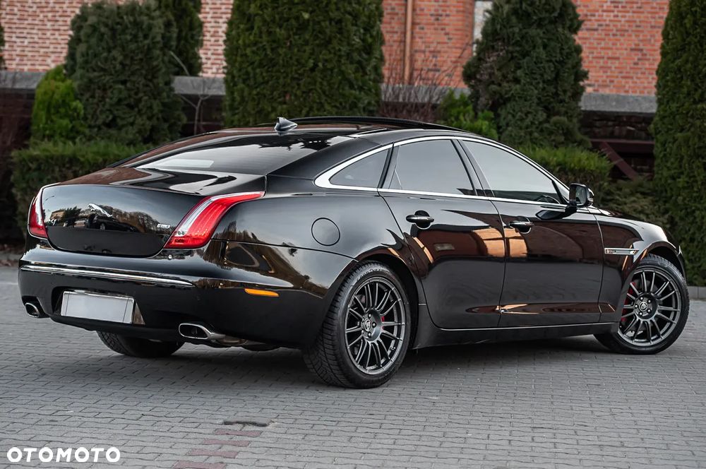 Jaguar XJ - 13