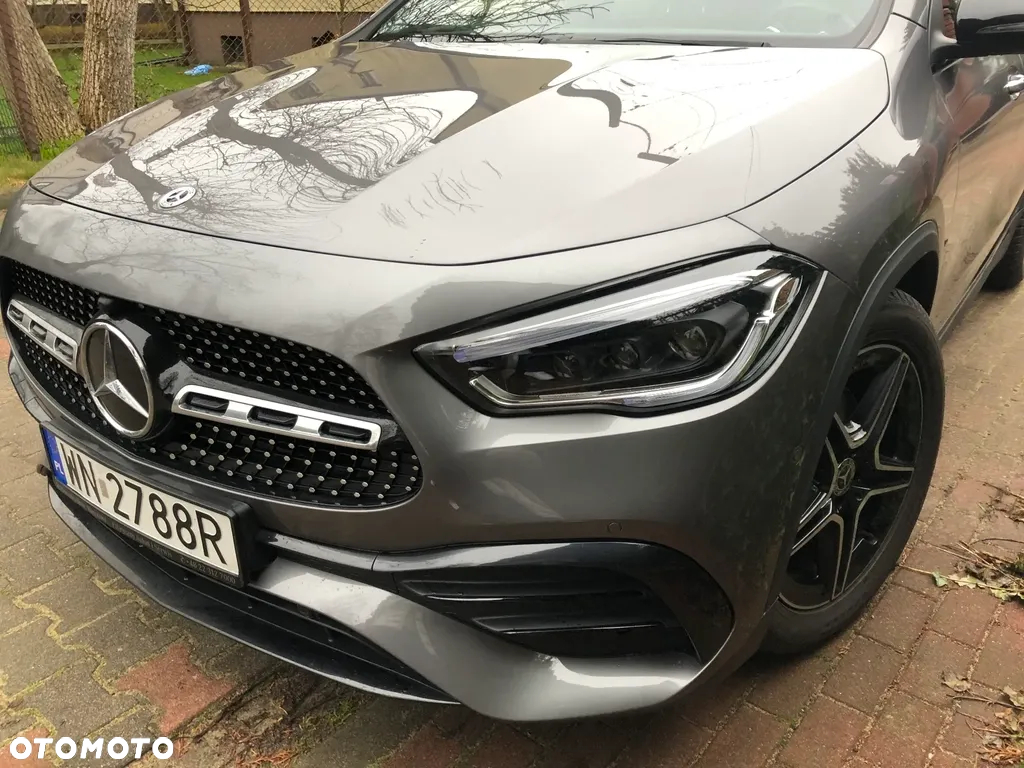 Mercedes-Benz GLA 180 d AMG Line - 2