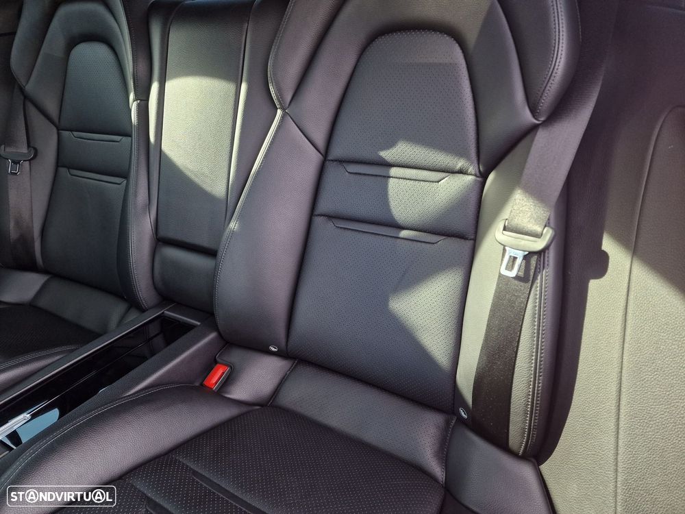 Porsche Panamera 4 E-Hybrid - 16