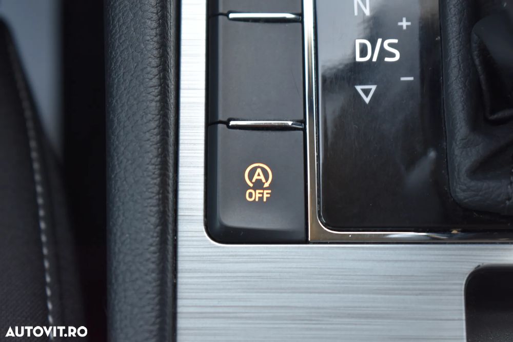 Skoda Superb 2.0 TDI DSG Ambition - 27