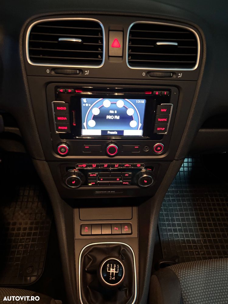 Volkswagen Golf 1.6 TDI DPF Style - 24