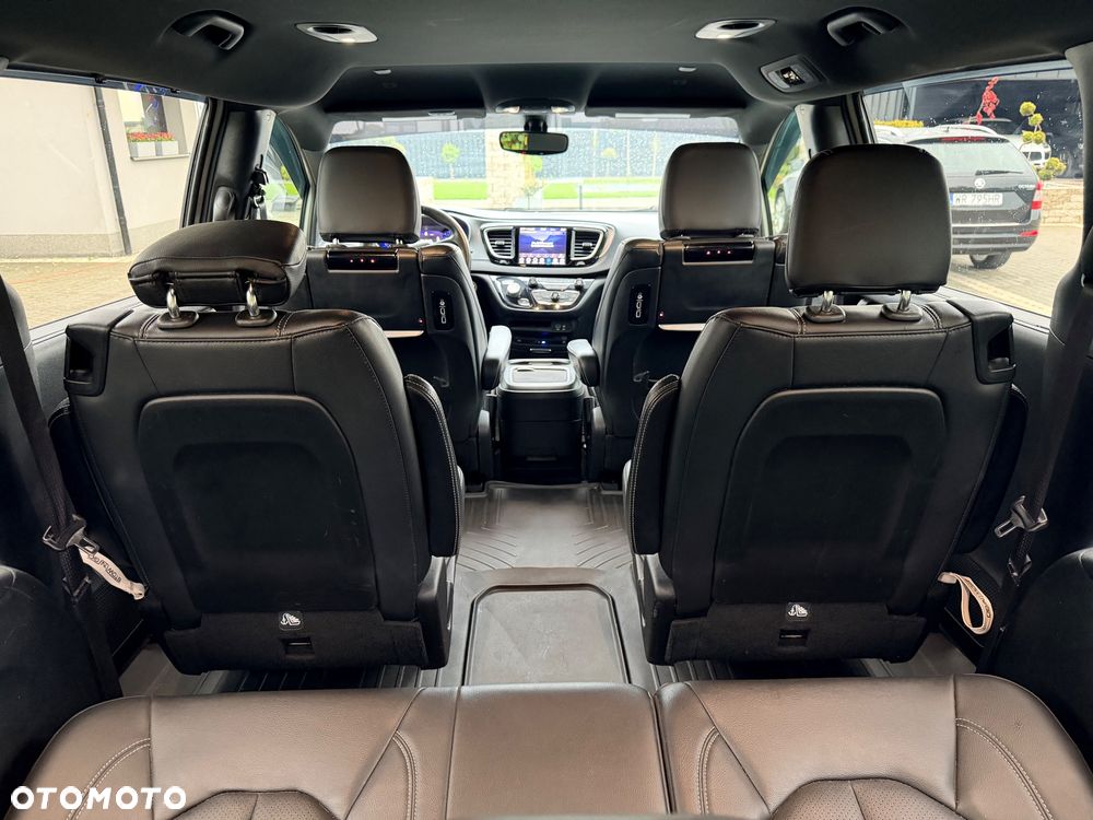 Chrysler Pacifica - 22