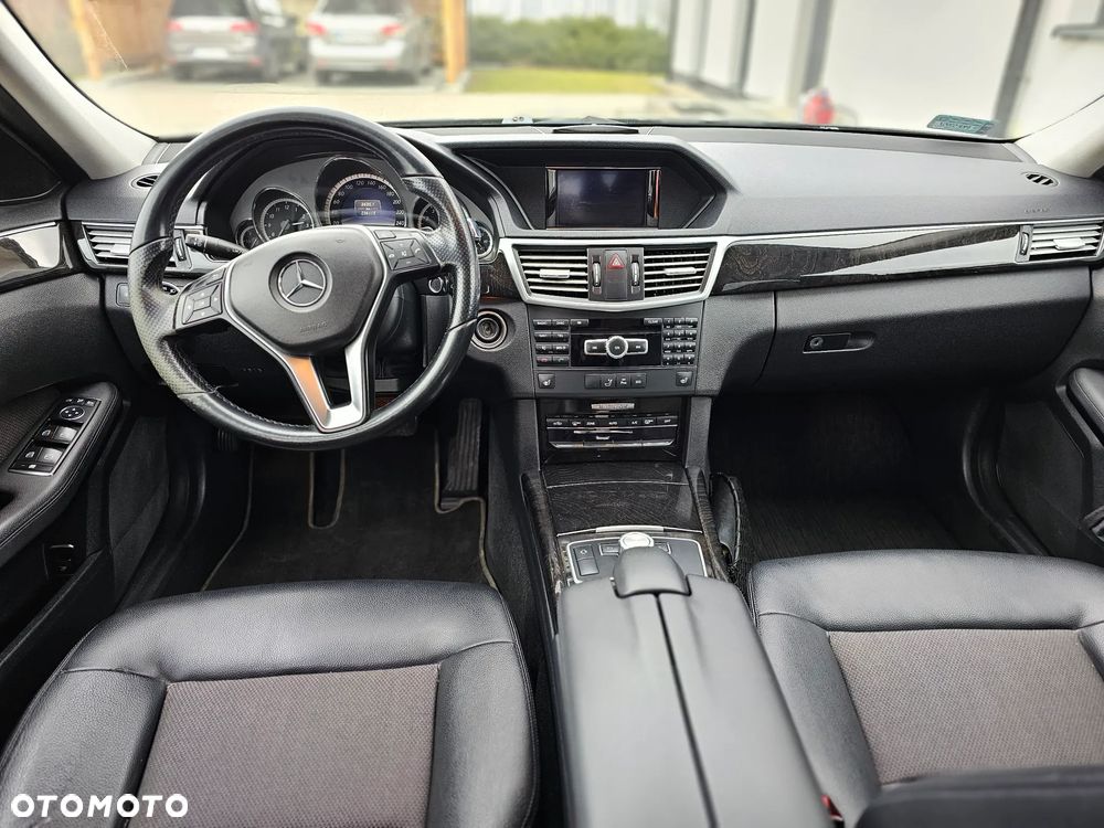 Mercedes-Benz Klasa E 200 CGI BlueEFFICIENCY 7G-TRONIC Avantgarde - 17