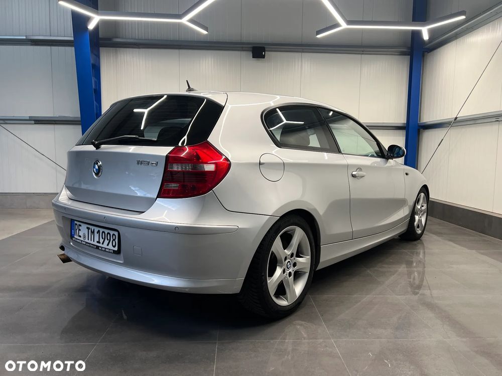 BMW Seria 1 118d DPF - 11