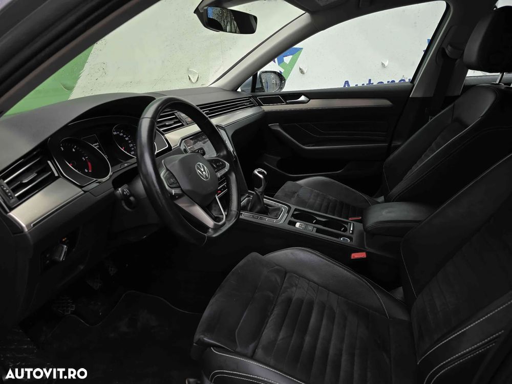 Volkswagen Passat - 12