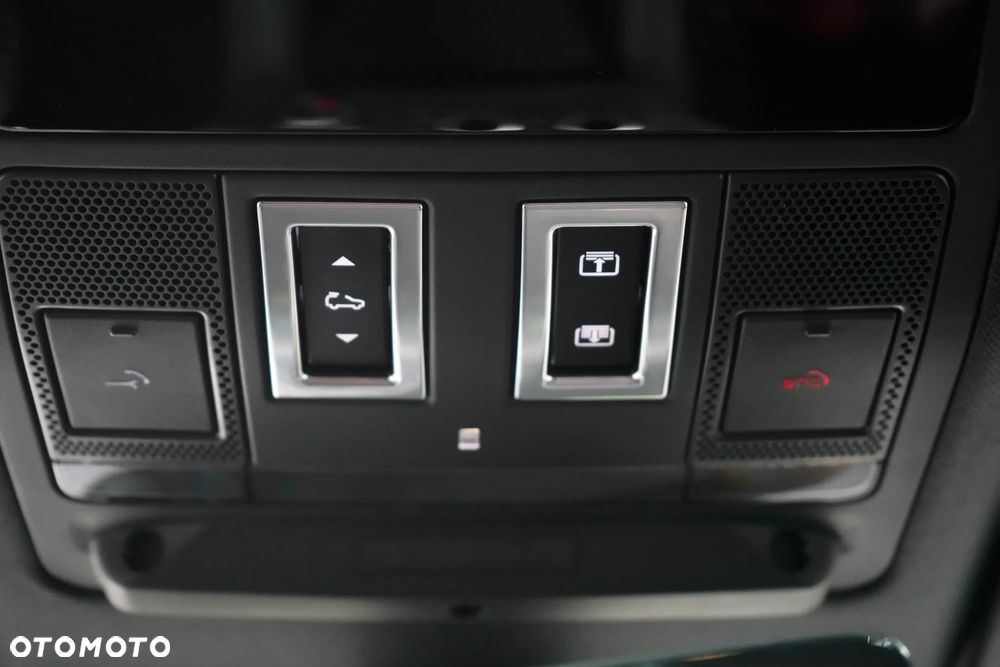 Land Rover Defender 3.0 D350 mHEV X-Dynamic HSE - 26