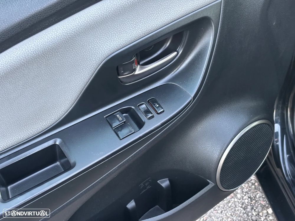 Toyota Yaris 1.4 D-4D Comfort+P.Style - 12