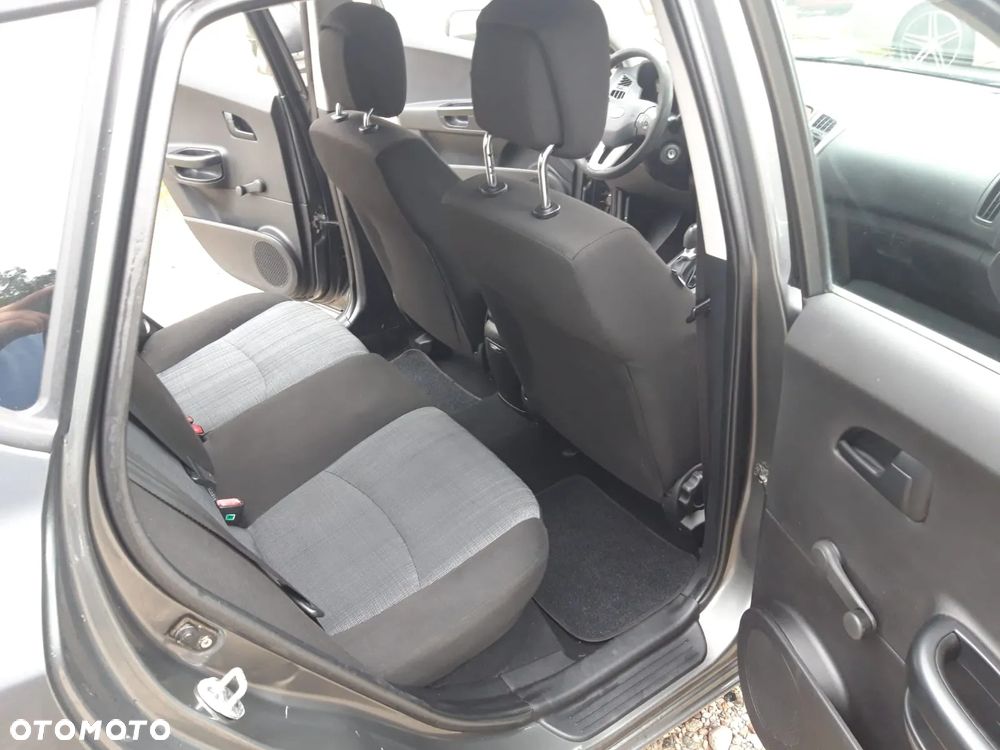 Kia Ceed - 26