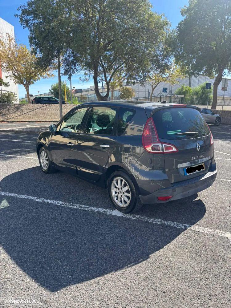 Renault Scénic 1.5 dCi Luxe - 4