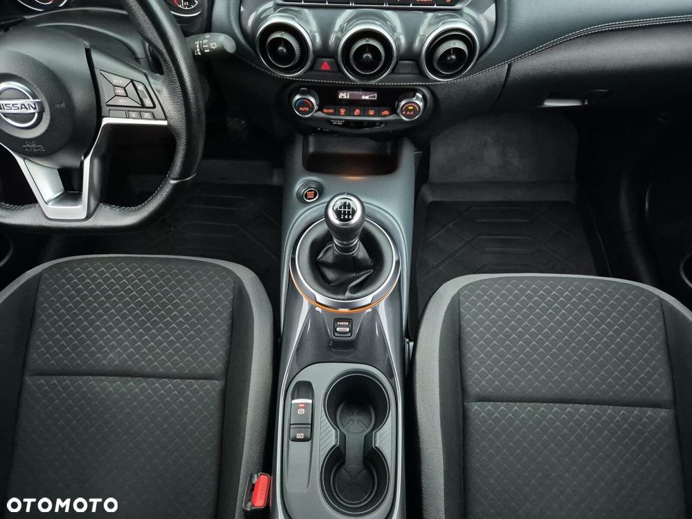 Nissan Juke 1.0 DIG-T N-Connecta - 17