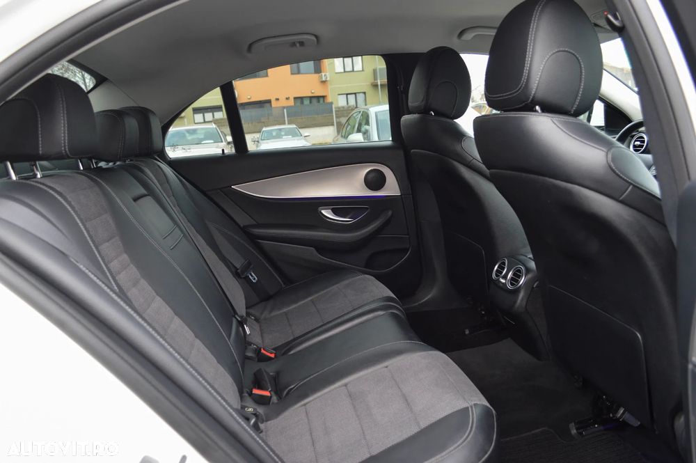 Mercedes-Benz E 200 4Matic 9G-TRONIC Avantgarde - 39