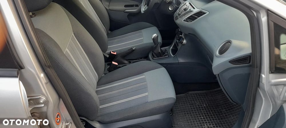 Ford Fiesta - 10