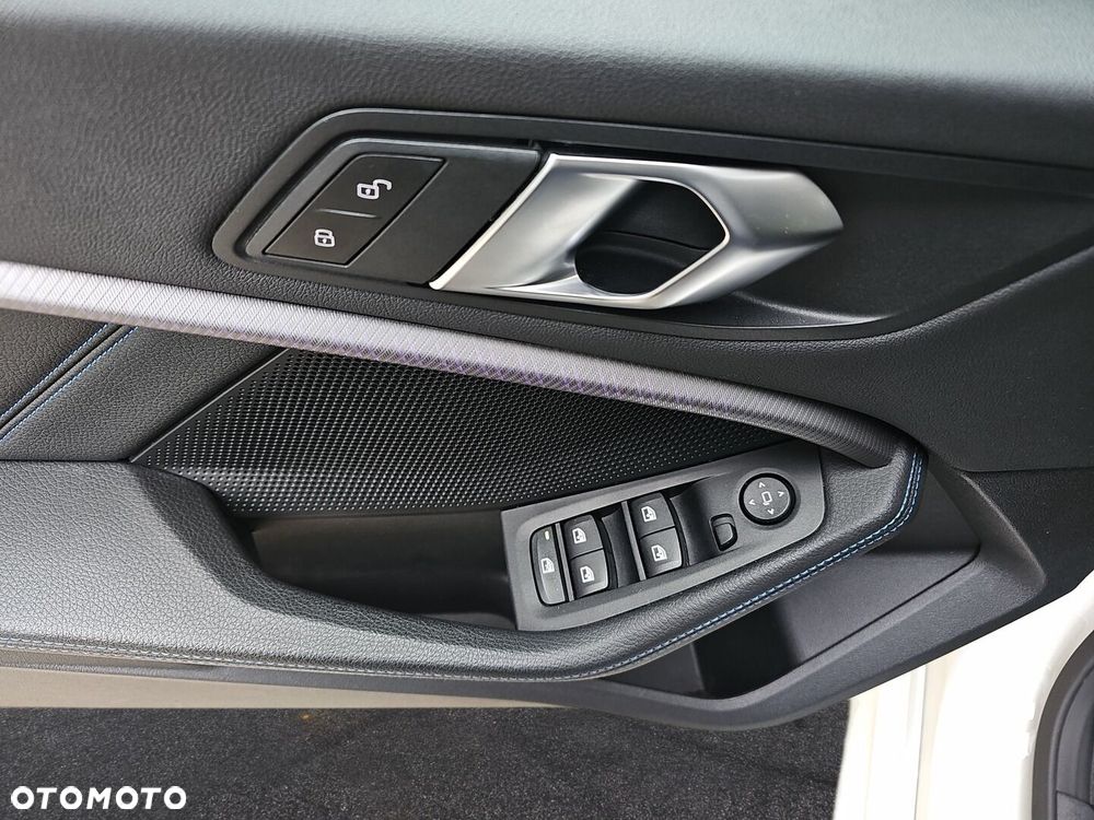 BMW Seria 2 218i - 18