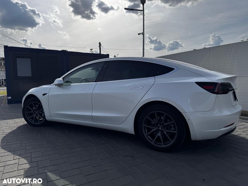Tesla Model 3 Standard Reichweite Plus Hinterradantrieb - 4