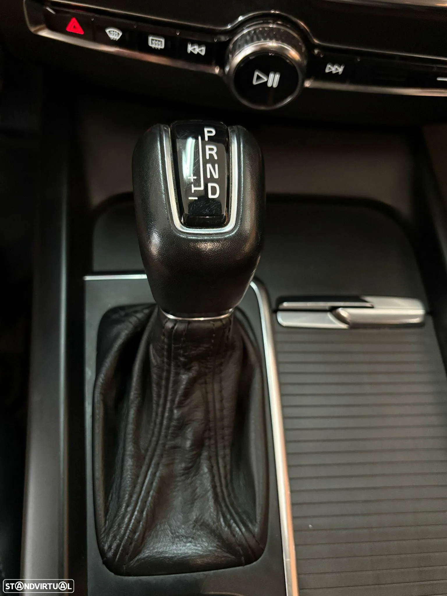 Volvo XC 60 2.0 D4 Momentum AWD Cluster A Geartronic - 12