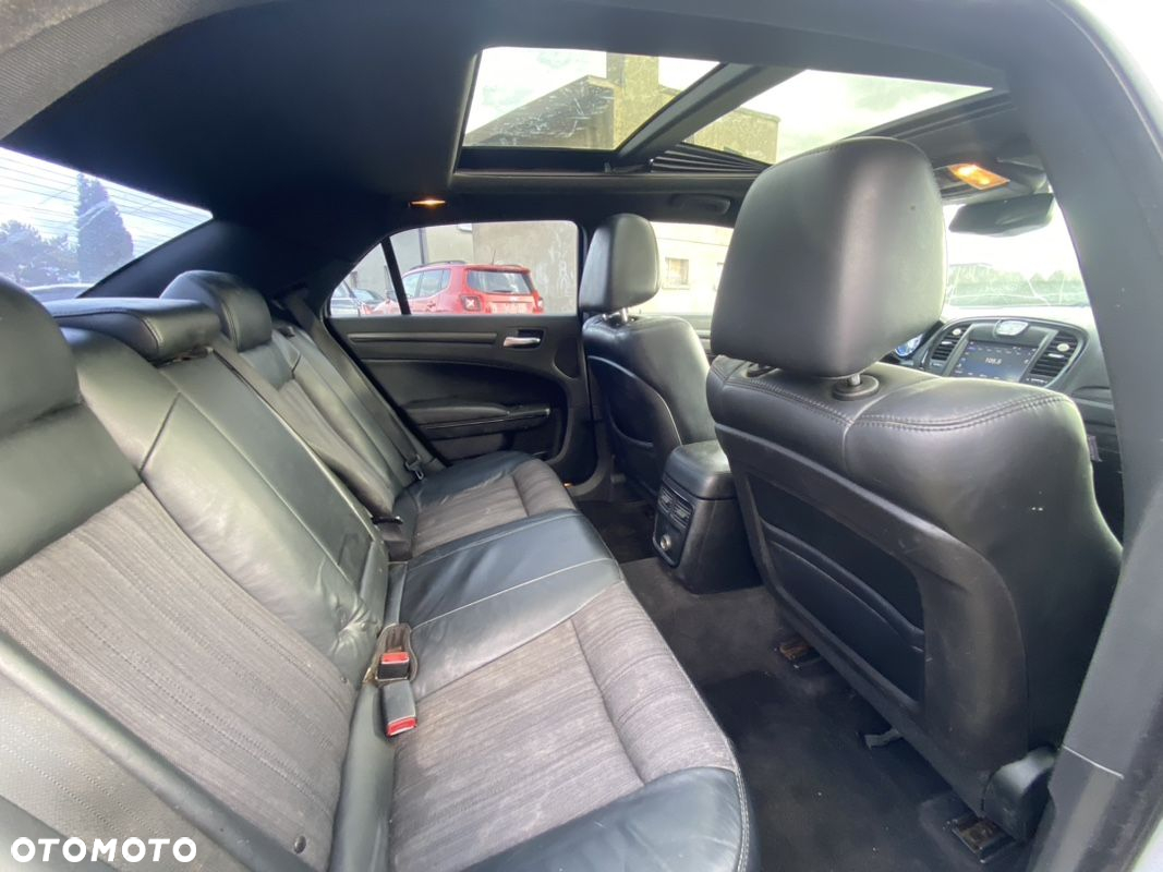 Chrysler 300s - 21