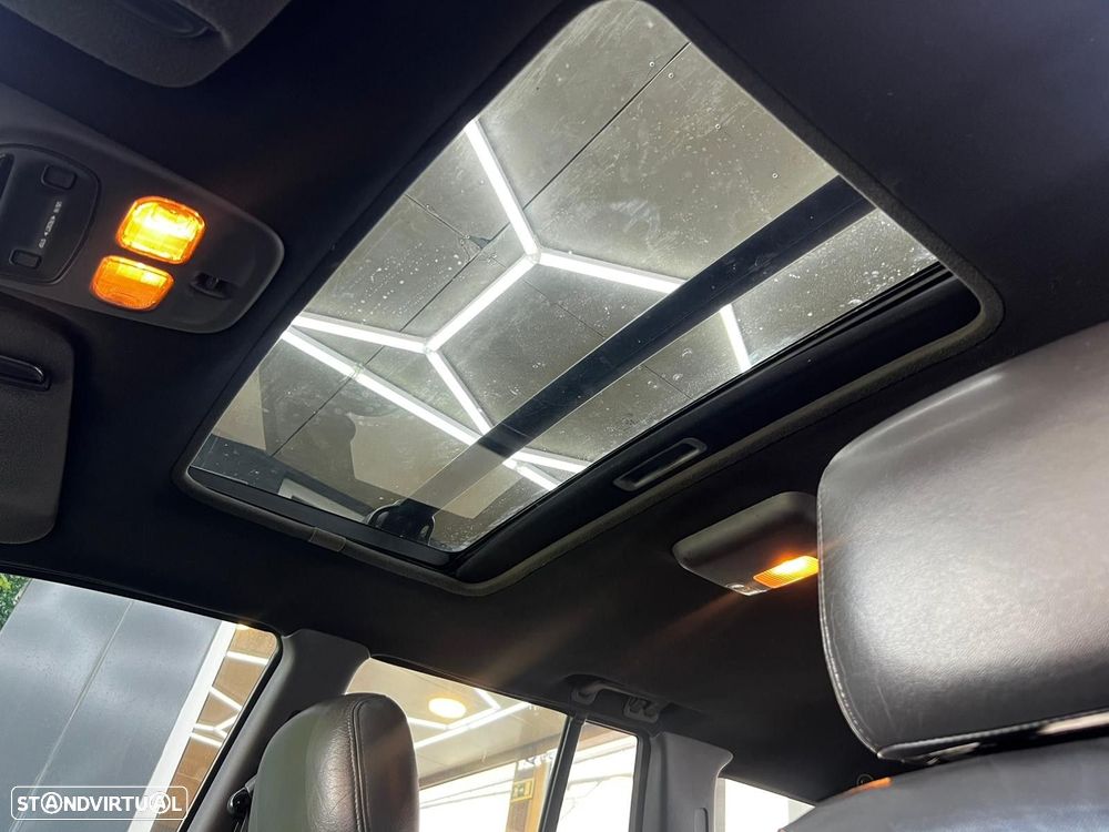 Jeep Grand Cherokee - 32