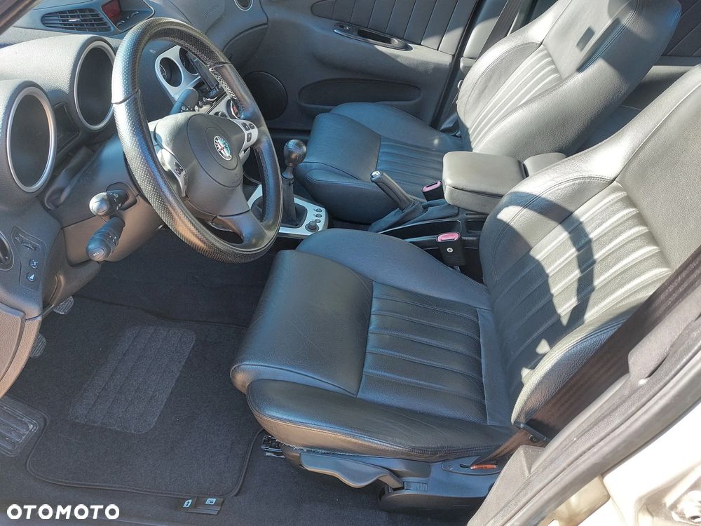 Alfa Romeo 156 2.5 V6 24V Distinctive - 13