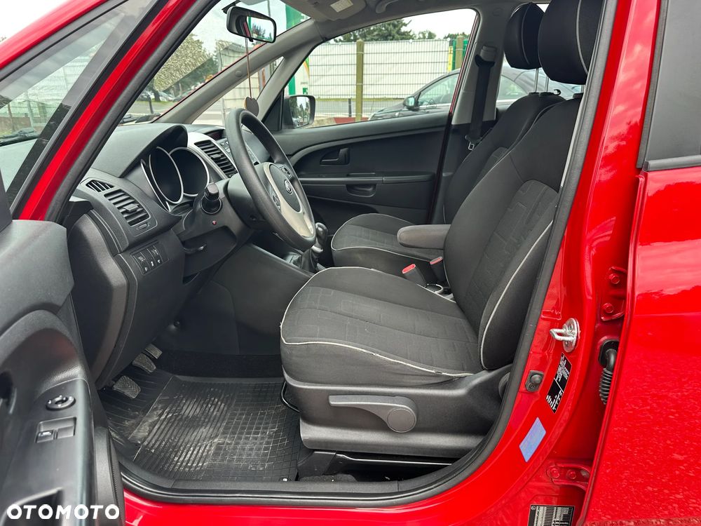 Kia Venga - 12