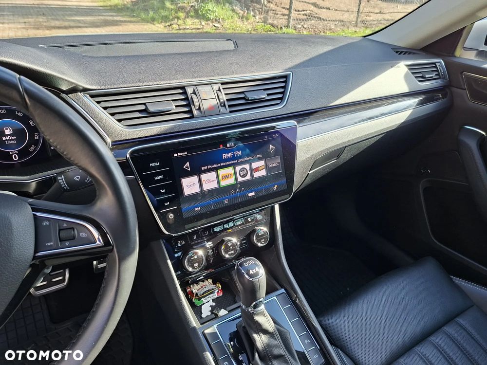 Skoda Superb 2.0 TDI 4x4 L&K DSG - 10