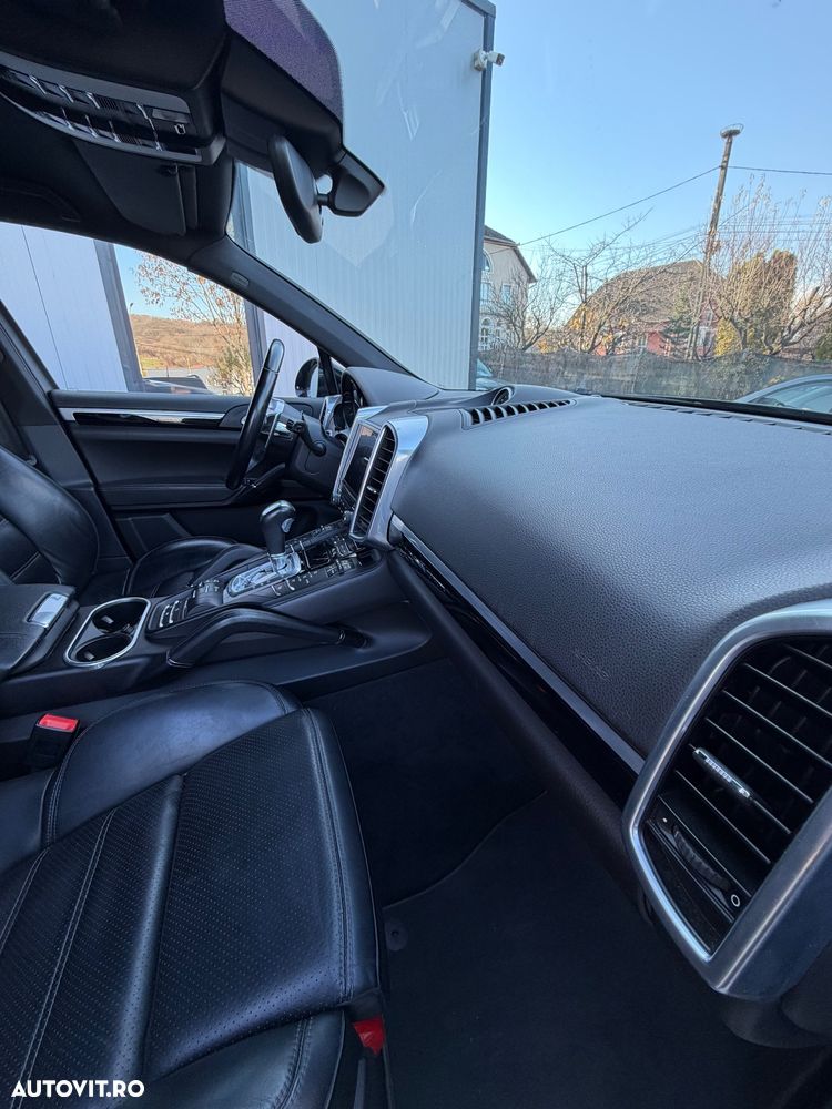 Porsche Cayenne 3.0 L - 9