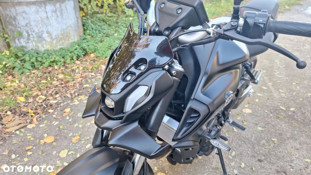 Yamaha MT - 27