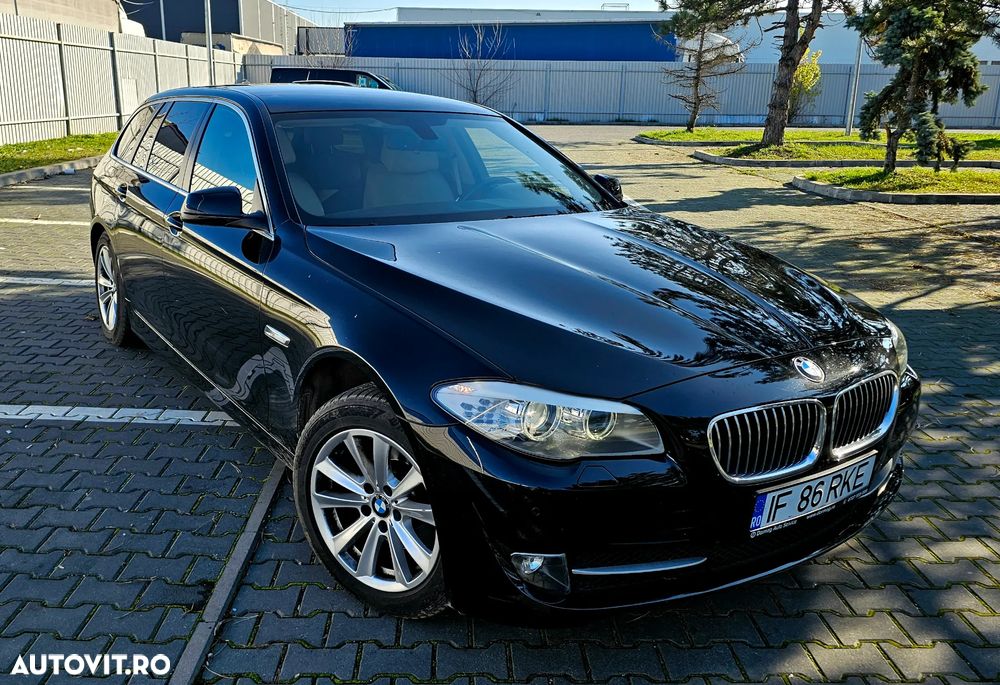 BMW Seria 5 520i Touring Aut. - 1