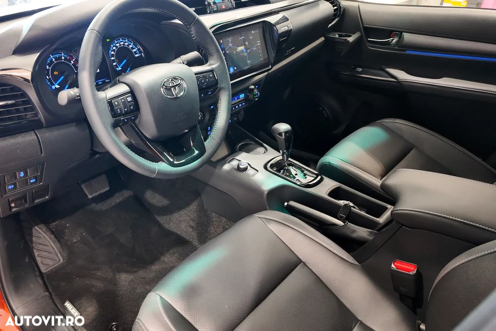Toyota Hilux 2.8D 204CP 4x4 Double Cab AT Invincible - 17