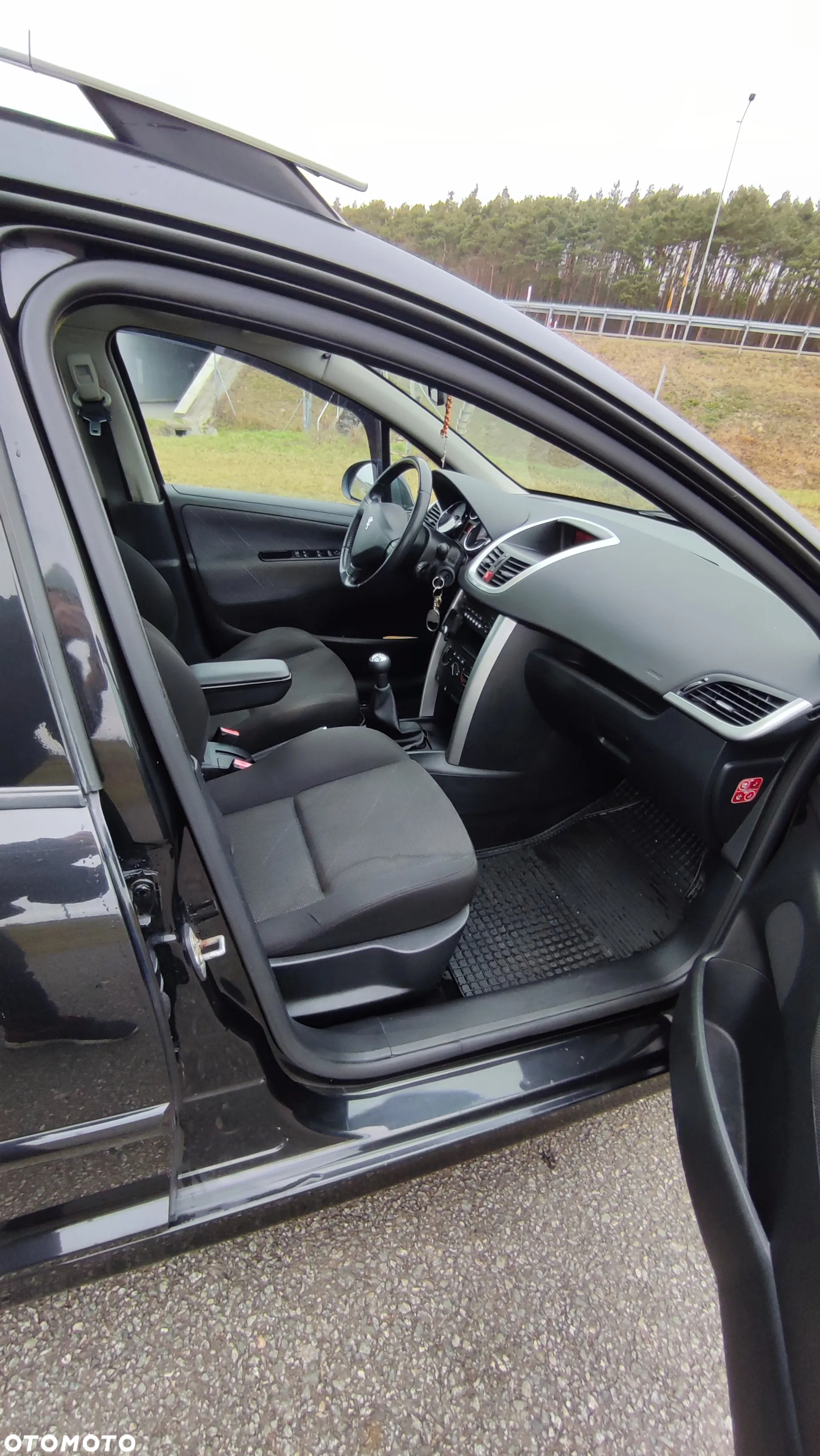 Peugeot 207 1.6 HDi Trendy - 21