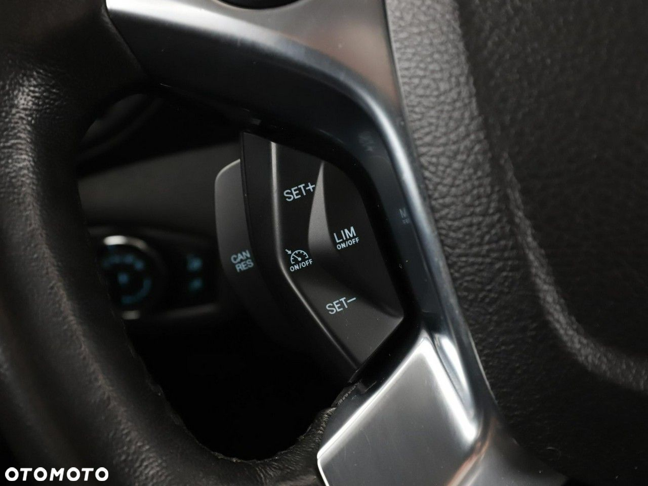 Ford Tourneo Connect Grand - 29