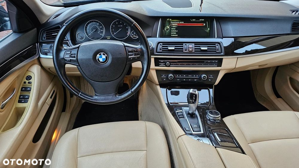 BMW Seria 5 528i xDrive Sport-Aut Luxury Line - 8