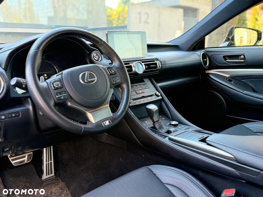Lexus RC - 8