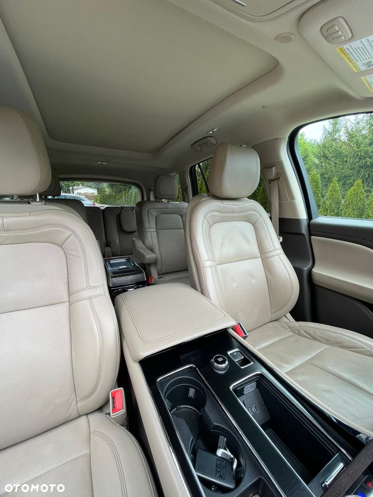 Lincoln Aviator - 11