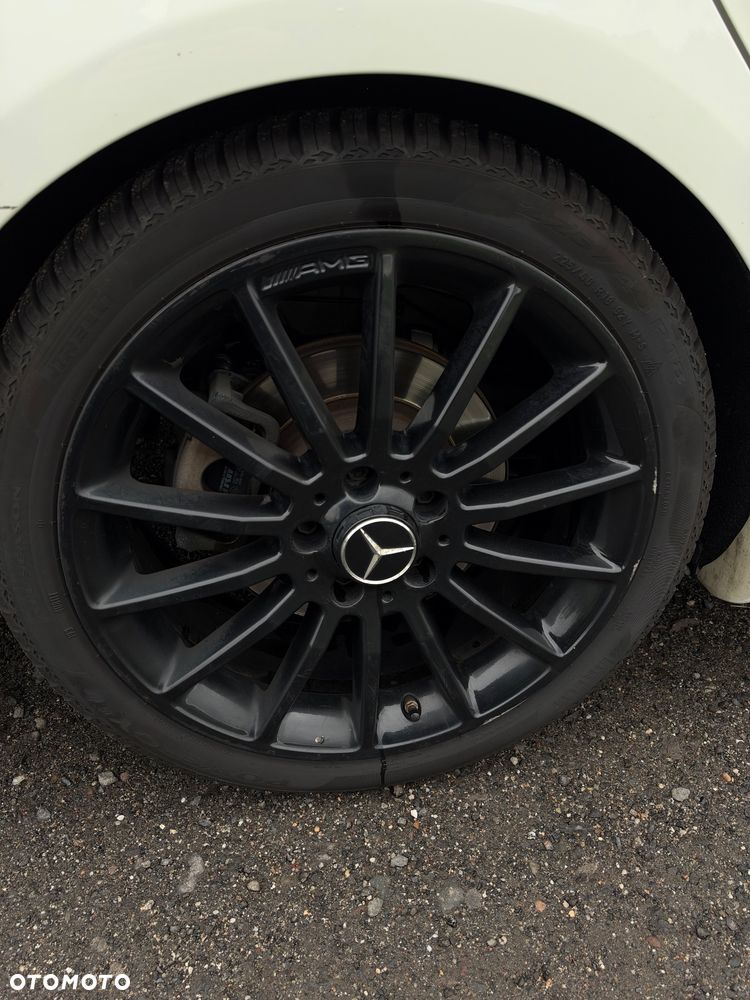 Mercedes-Benz CLA 200 7G-DCT AMG Line - 23