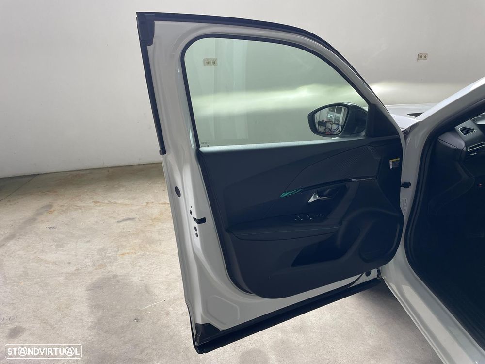 Peugeot 2008 PureTech 130 EAT8 Allure Pack - 21