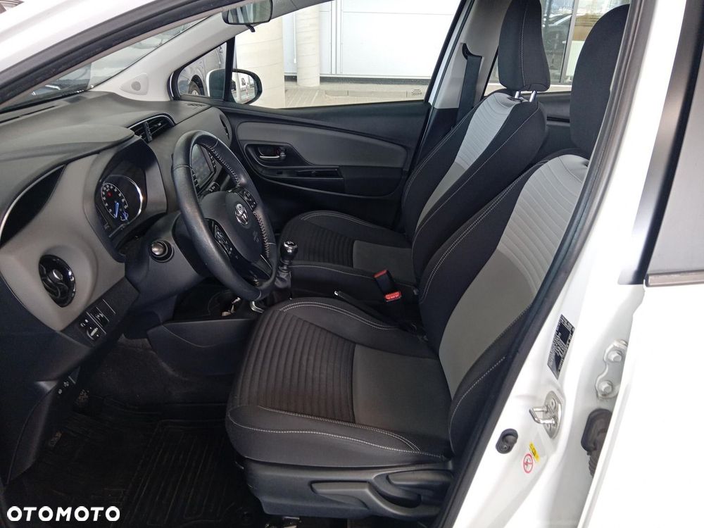 Toyota Yaris - 16