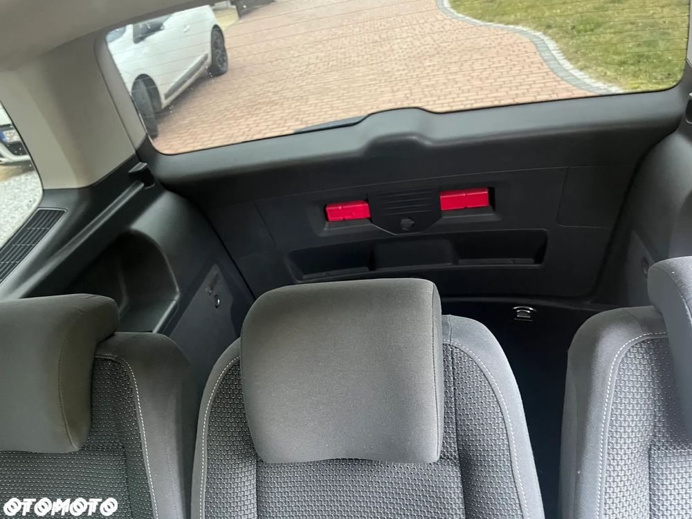 Volkswagen Touran 1.6 TDI DPF BlueMotion Technology STYLE - 17