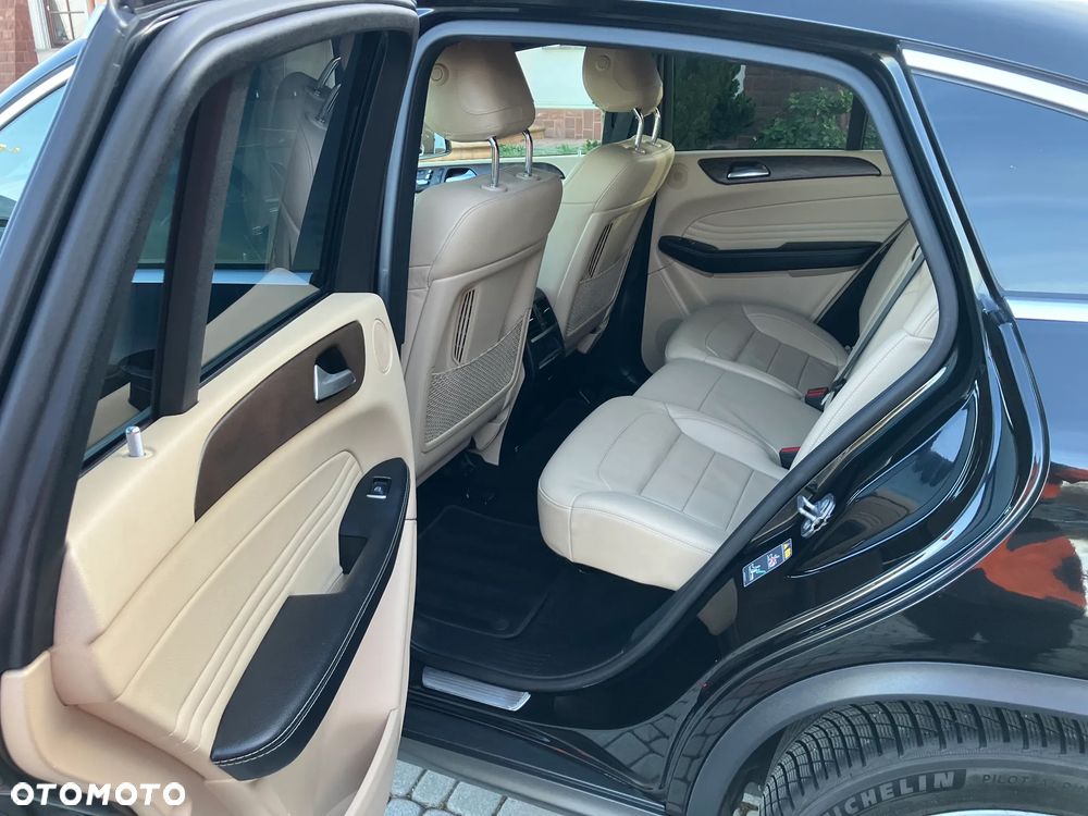 Mercedes-Benz GLE - 12
