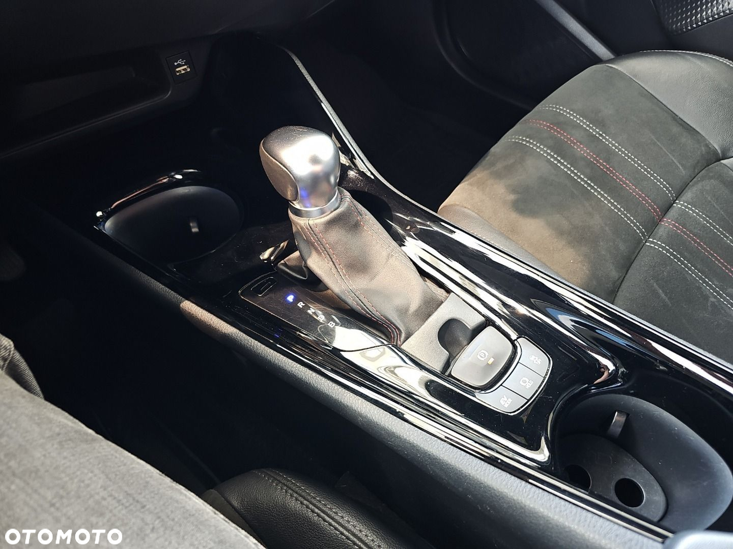 Toyota C-HR - 14