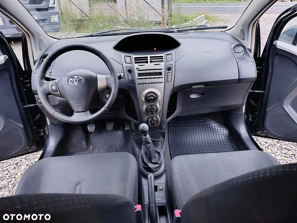 Toyota Yaris 1.33 Premium - 13