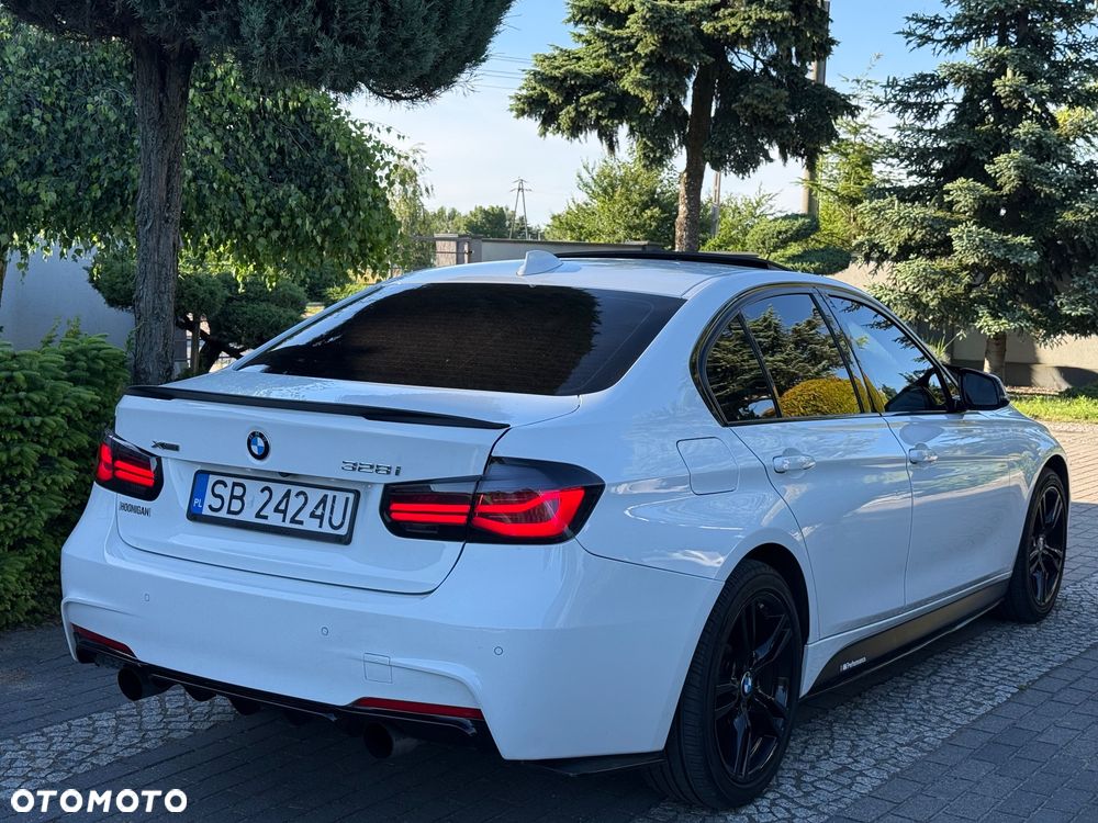 BMW Seria 3 328i xDrive Sport-Aut Luxury Line - 9