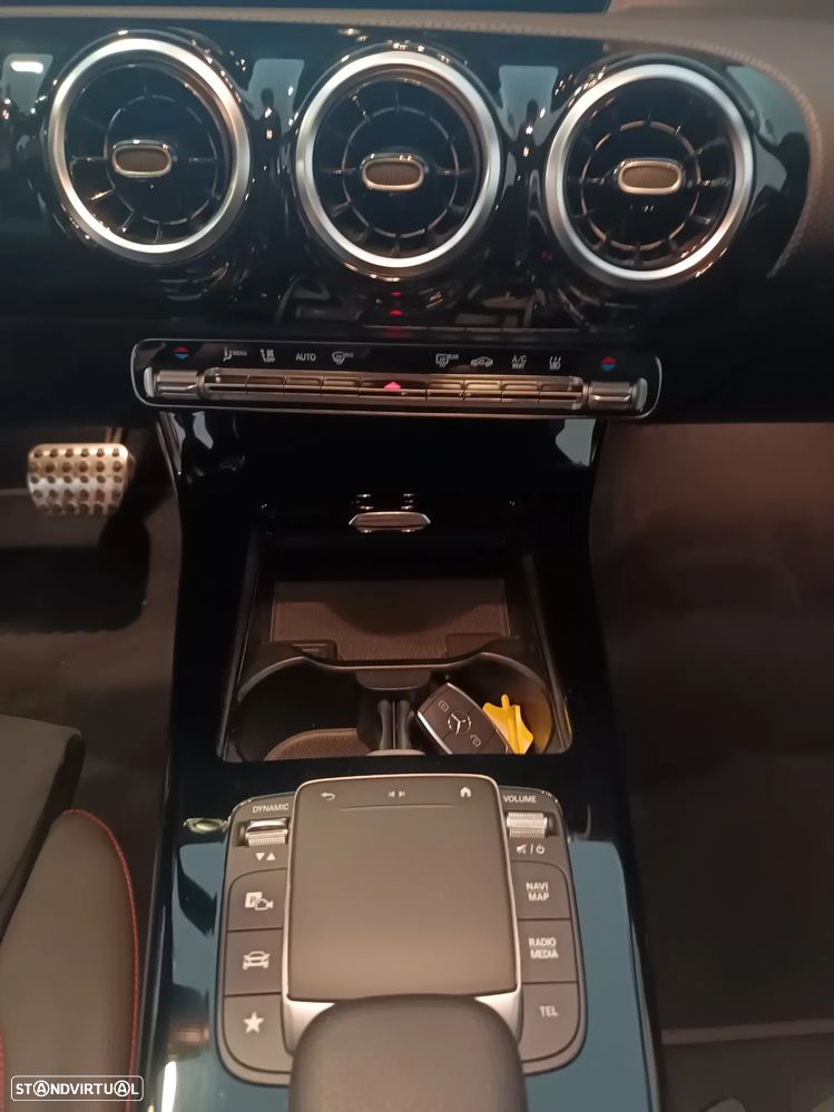 Mercedes-Benz CLA 250 e 8G-DCT AMG Line - 30
