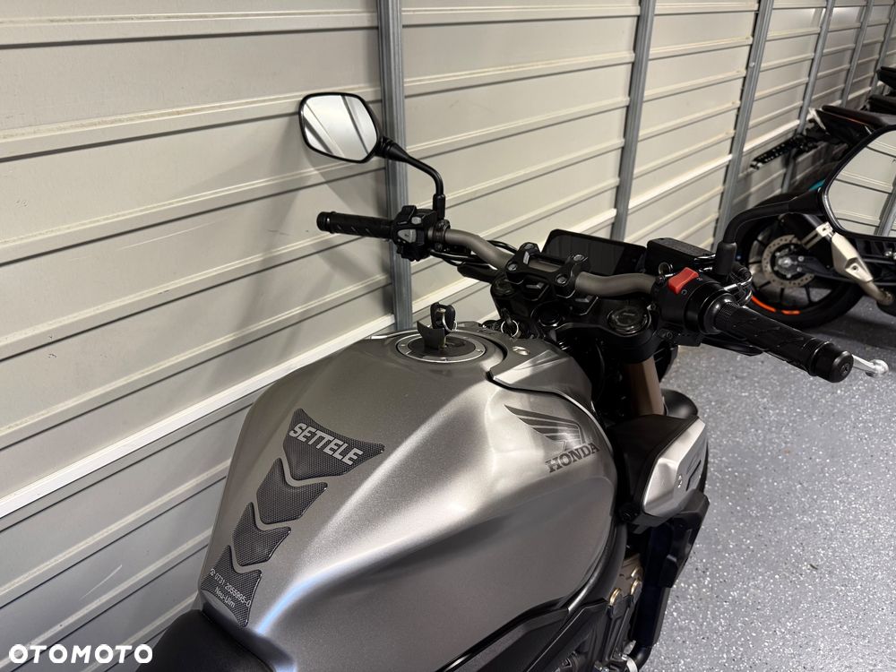 Honda CB - 8