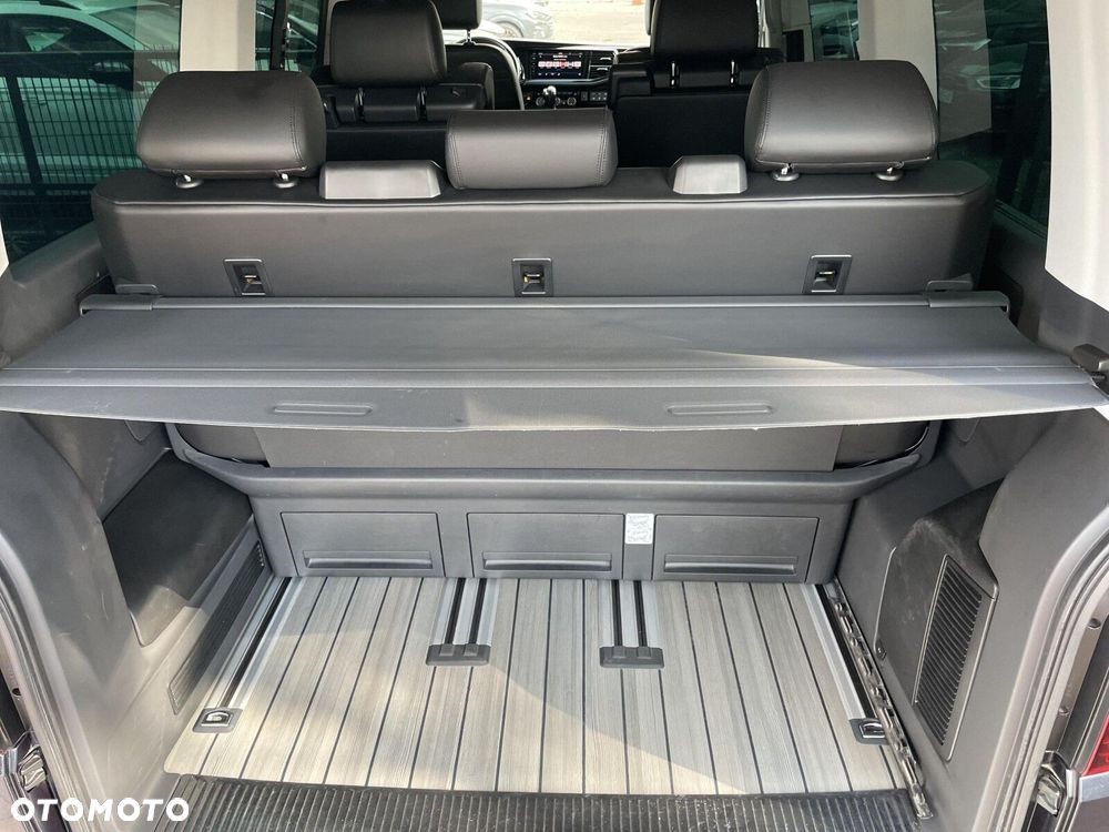 Volkswagen Multivan - 20