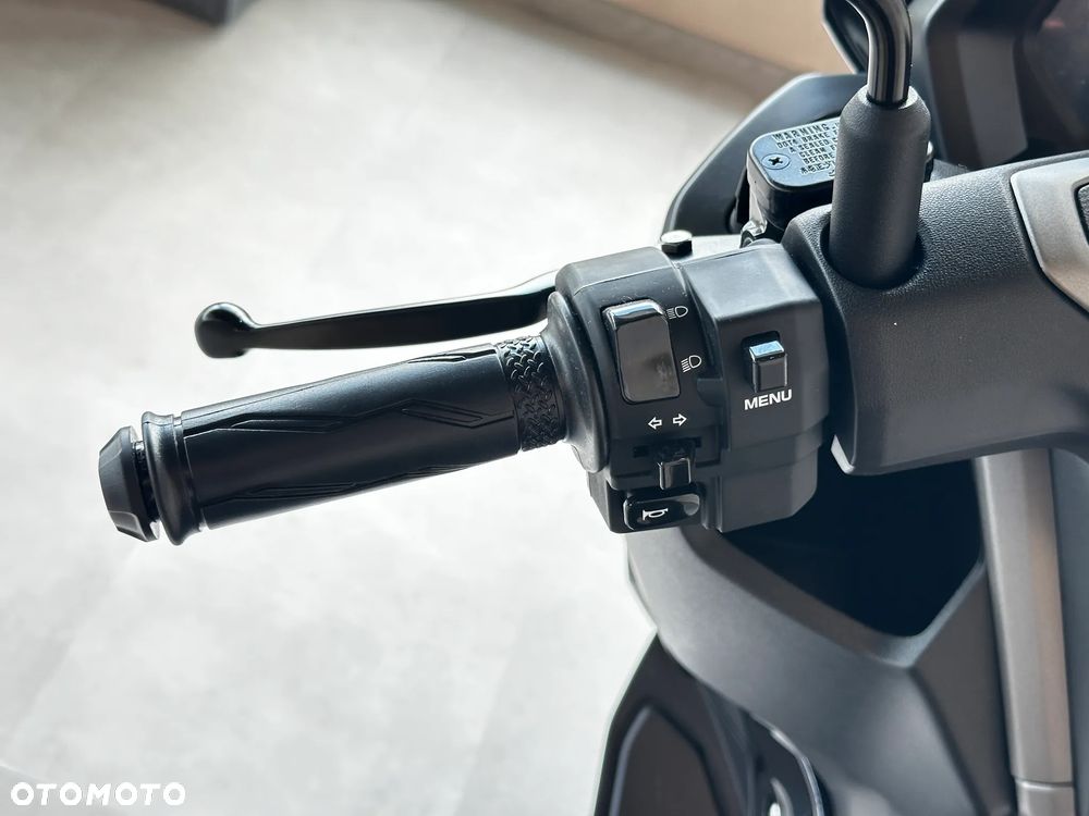 Yamaha NMAX - 7